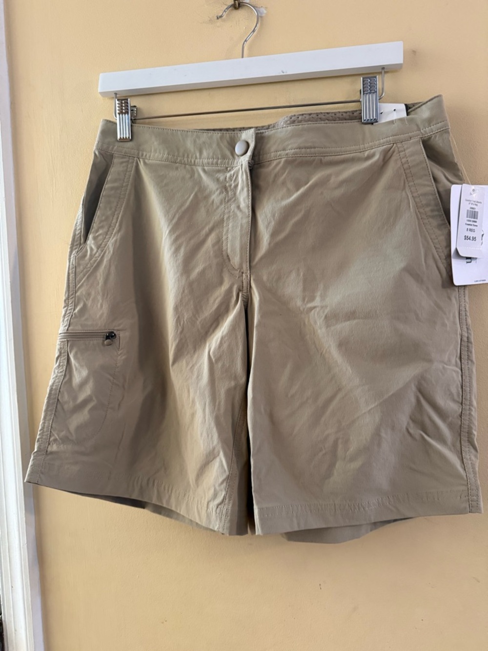 NWT LL Bean Women's Khaki Comfort Trail Shorts, water repellant, size 8